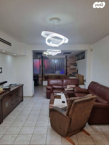 דירת גן, הרב דוד בוזגלו, רובע ט', אשדוד