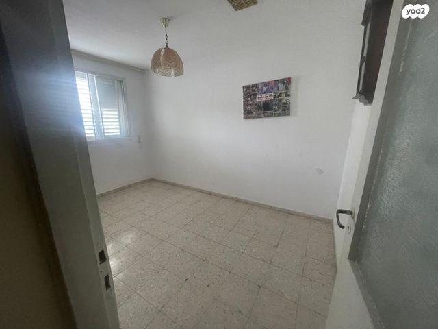 דירה, נתן אלבז 146, הראשונים, שלומי