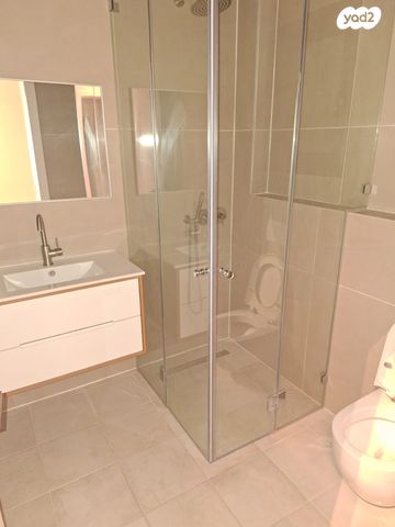 אהרון אייזנברג 44