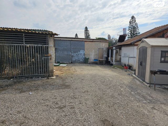 משק חקלאי/ נחלה, זוהר