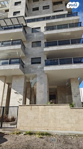 גג/ פנטהאוז, שדרות מנחם בגין, גבעת אולגה, חדרה