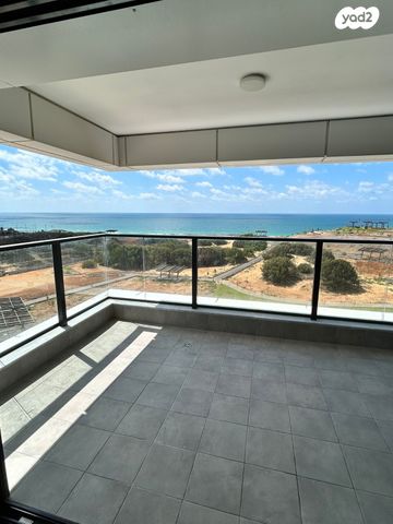 דירה, נעמי שמר, דרום חדש, פארק הים, בת ים