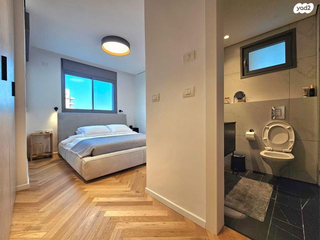 גג/ פנטהאוז, שדרות מנחם בגין, גבעת אולגה, חדרה