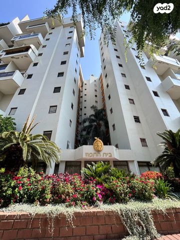 דירה, אורי צבי גרינברג, אזורי חן, גימל החדשה, תל אביב יפו