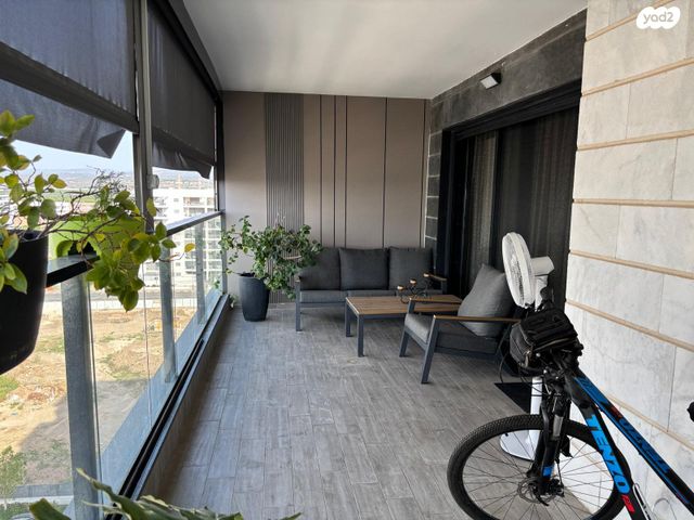 דירה, אריק שרון, נהריה