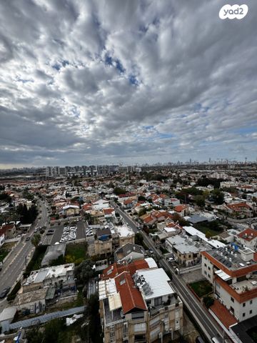 דירה, יחזקאל קזז, הראשונים, אור יהודה