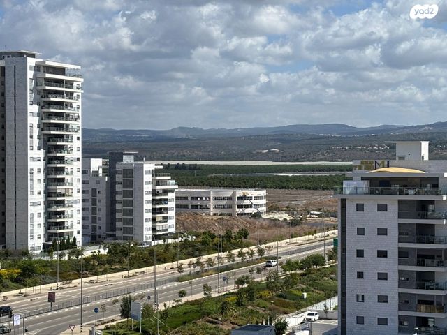 דירה, אריק שרון, נהריה