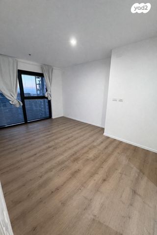 דירה, ניסים אלוני 2, צמרות איילון, פארק צמרת, תל אביב יפו