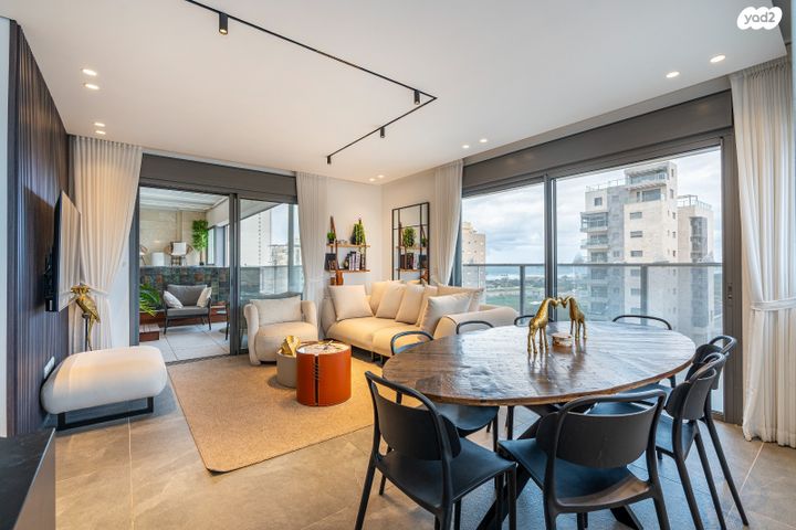 גג/ פנטהאוז, שדרות מנחם בגין, גבעת אולגה, חדרה