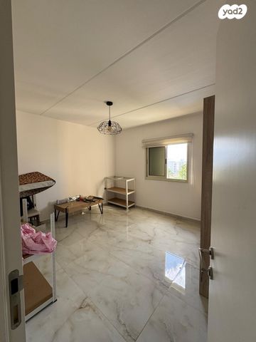 דירה, שדרות זלמן שז"ר, נהריה