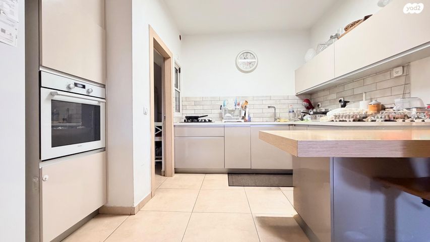 דירה, חזון אי"ש 17, רחובות הצעירה, רחובות