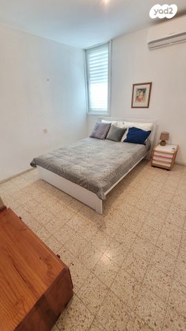 דו משפחתי, יהוד מונוסון