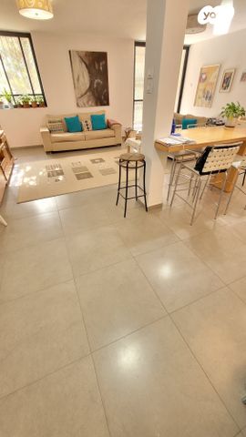 דו משפחתי, יהוד מונוסון