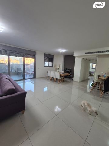 דירה, ישראל גלילי, קרית הלאום, ראשון לציון