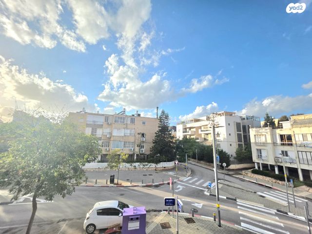 מרכז, קרית עבודה