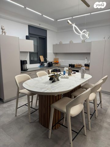 גג/ פנטהאוז, בת ים