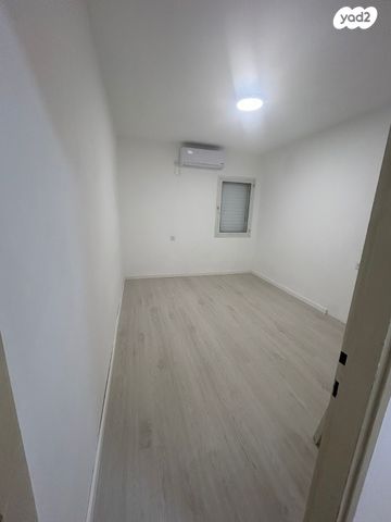 דירה, בכור שטרית 9, שכונה י"א, באר שבע