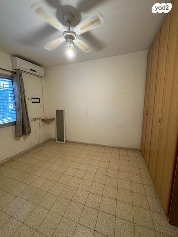 דירה, רחבת הרא"ש, שכונה י"א, באר שבע