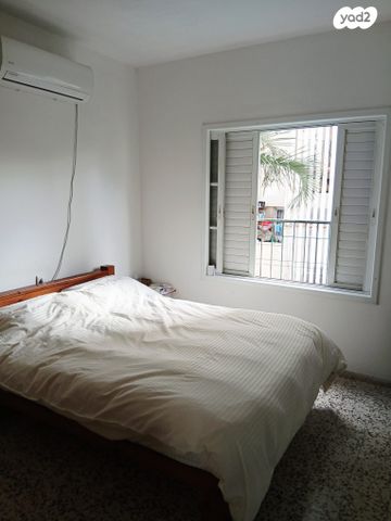 דירה, דבורה הנביאה, נגבה, רמת גן