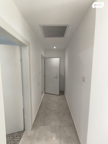 דירה, חתני פרס ישראל, באר יעקב