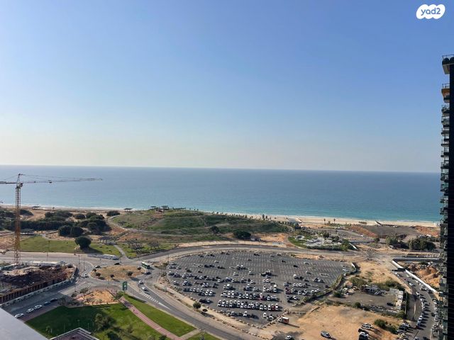 דירה, אריק איינשטיין, דרום חדש, פארק הים, בת ים