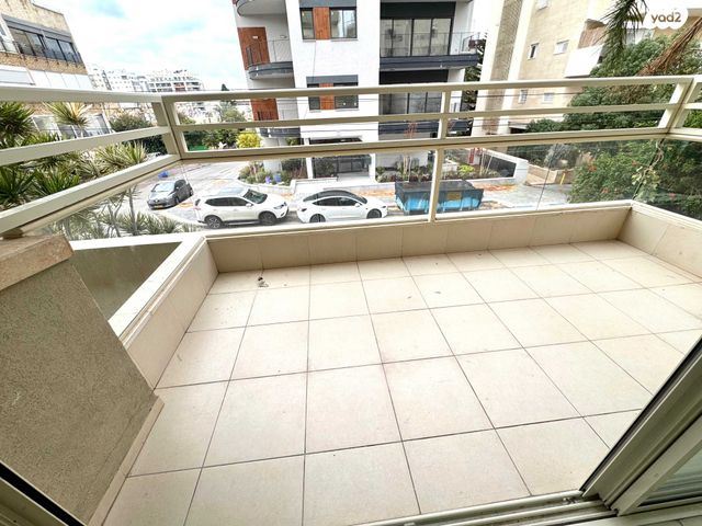 אלוף הניצחון 17