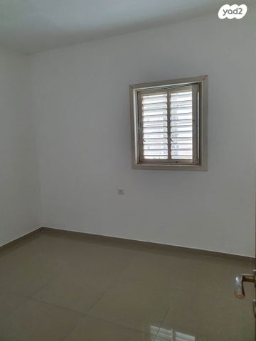 דירה, ביאליק 4, צפון מערב מרכז העיר, נתניה