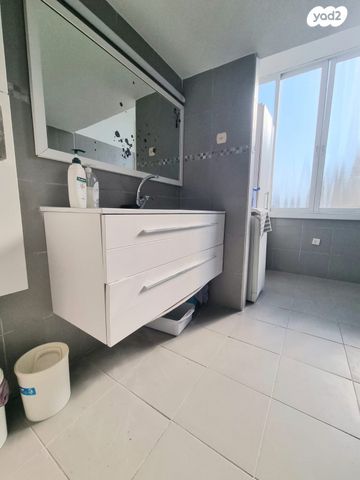 דירה, שדרות ז'בוטינסקי, מרכז העיר דרום, נתניה