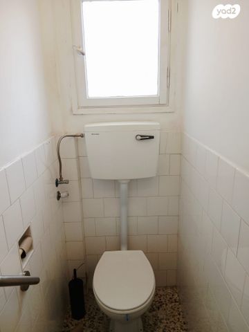 דירה, דבורה הנביאה, נגבה, רמת גן