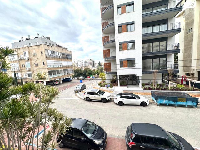 דירה, אלוף הניצחון 17, עליות, רמת גן