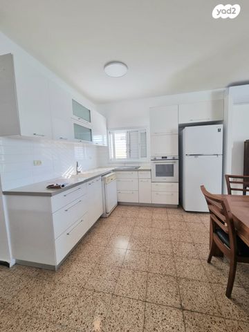 דירה, שדרות ז'בוטינסקי, מרכז העיר דרום, נתניה