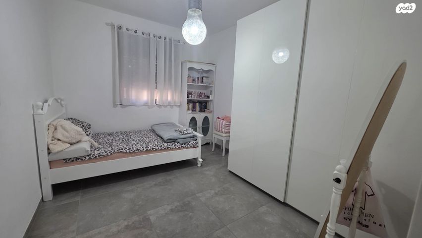 דירה, עץ המשאלות, אדמית / יערית, שלומי