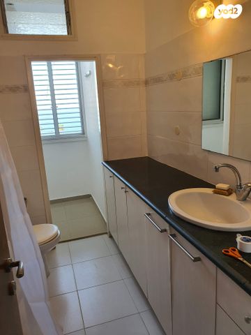 דירה, ביאליק 4, צפון מערב מרכז העיר, נתניה