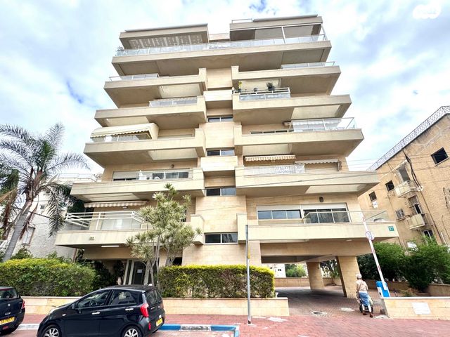 אלוף הניצחון 17