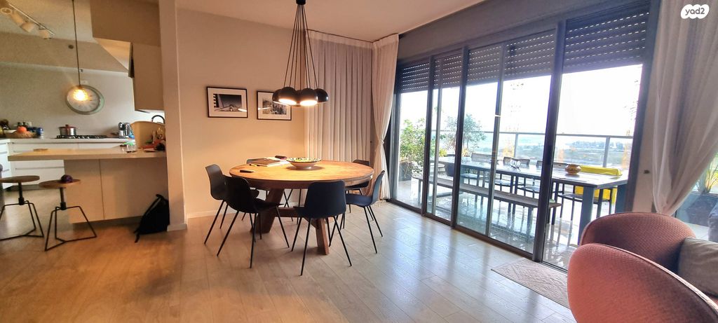 גג/ פנטהאוז, נווה גן, רמת השרון