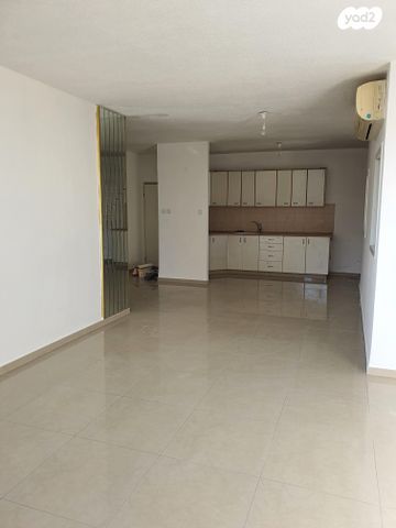 דירה, ביאליק 4, צפון מערב מרכז העיר, נתניה