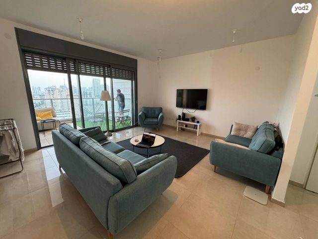 דירה, קריניצי, רמת גן