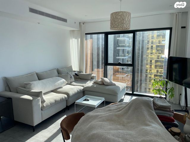 דירה, אריק איינשטיין, דרום חדש, פארק הים, בת ים