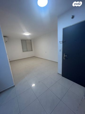 דירה, בכור שטרית 9, שכונה י"א, באר שבע