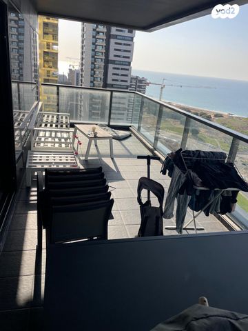 דירה, אריק איינשטיין, דרום חדש, פארק הים, בת ים