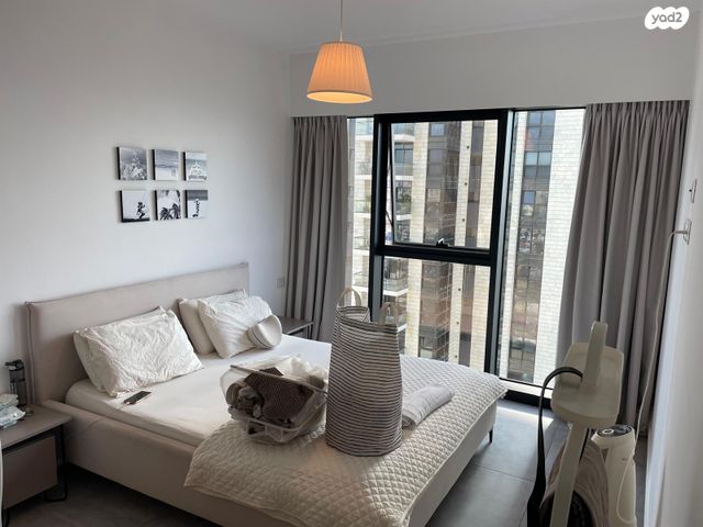 דירה, אריק איינשטיין, דרום חדש, פארק הים, בת ים