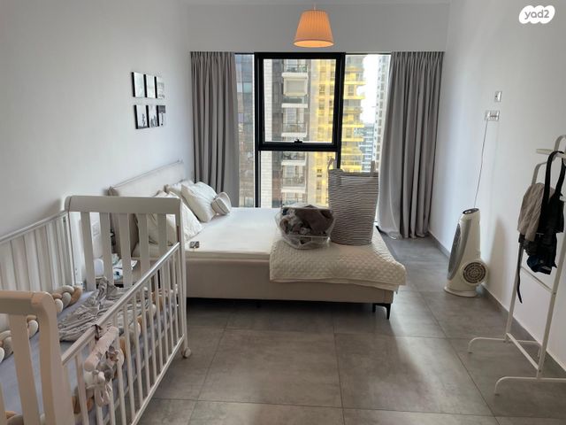 דירה, אריק איינשטיין, דרום חדש, פארק הים, בת ים