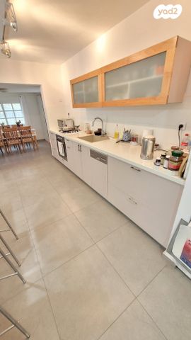 דו משפחתי, יהוד מונוסון