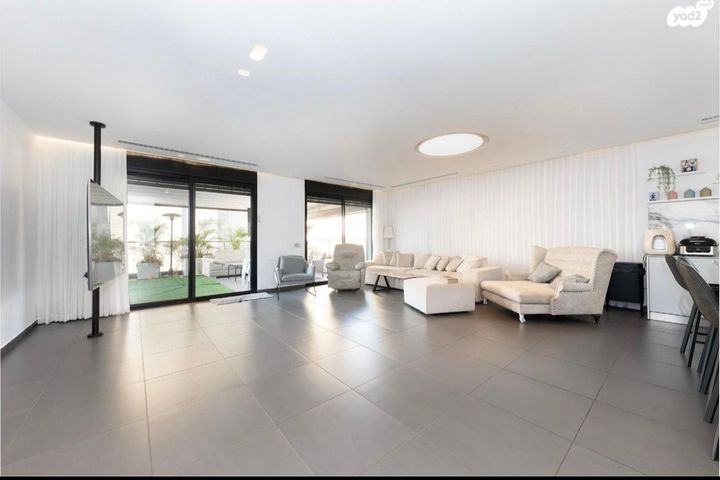 גג/ פנטהאוז, מיש"ר, קרית הלאום, ראשון לציון