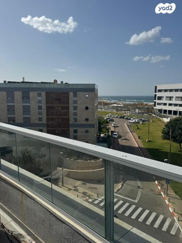 הגוש הגדול, רמת אביב החדשה, נופי ים