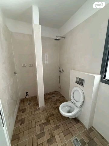 דירה, ביאליק, מרכז, קרית עבודה, חולון