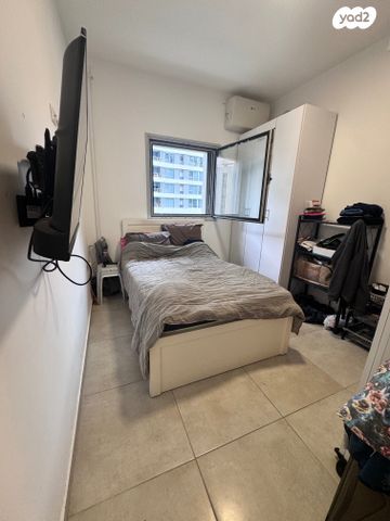 דירה, גרציאני יצחק, גני שרונה, קרית הממשלה, תל אביב יפו