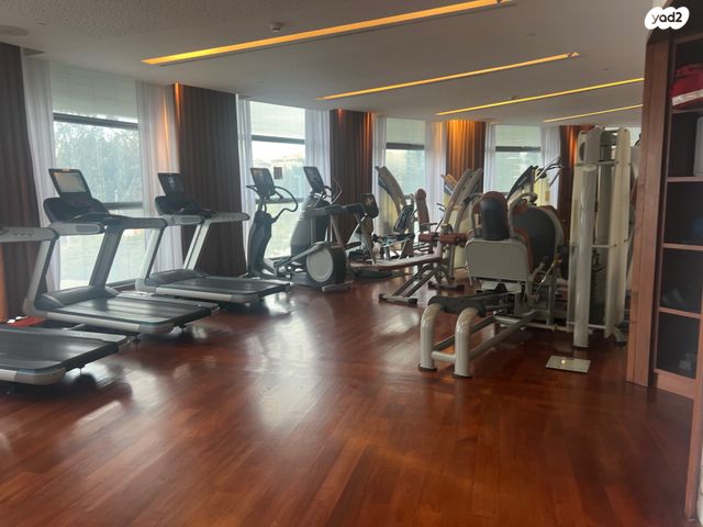 דירה, ניסים אלוני, צמרות איילון, פארק צמרת, תל אביב יפו