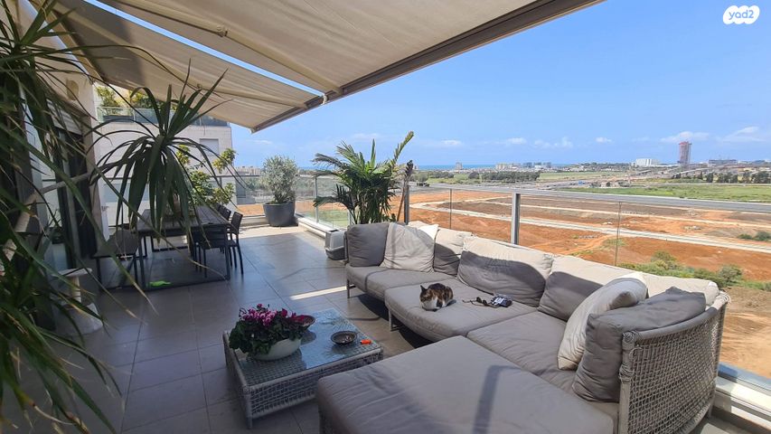 גג/ פנטהאוז, נווה גן, רמת השרון