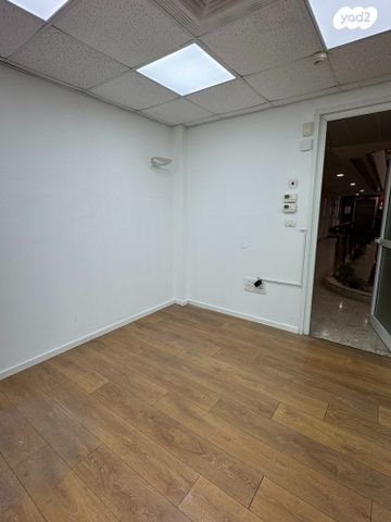 משרדים, יגאל אלון, תל אביב יפו